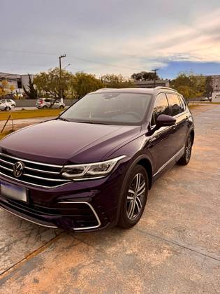 VOLKSWAGEN TIGUAN 2.0 300 TSI GASOLINA ALLSPACE R-LINE AUTOMÁTICO VOLKSWAGEN TIGUAN 2.0 300 TSI GASOLINA ALLSPACE R-LINE AUTOMÁTICO